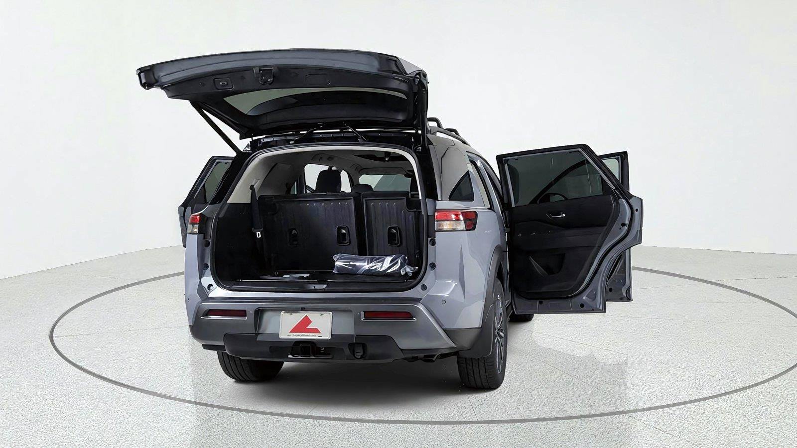 New 2026 Nissan Pathfinder Platinum AWD/4WD image 13