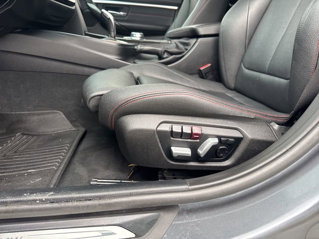Used 2018 BMW 330i xDrive Sedan w/ Convenience Package AWD/4WD image 10