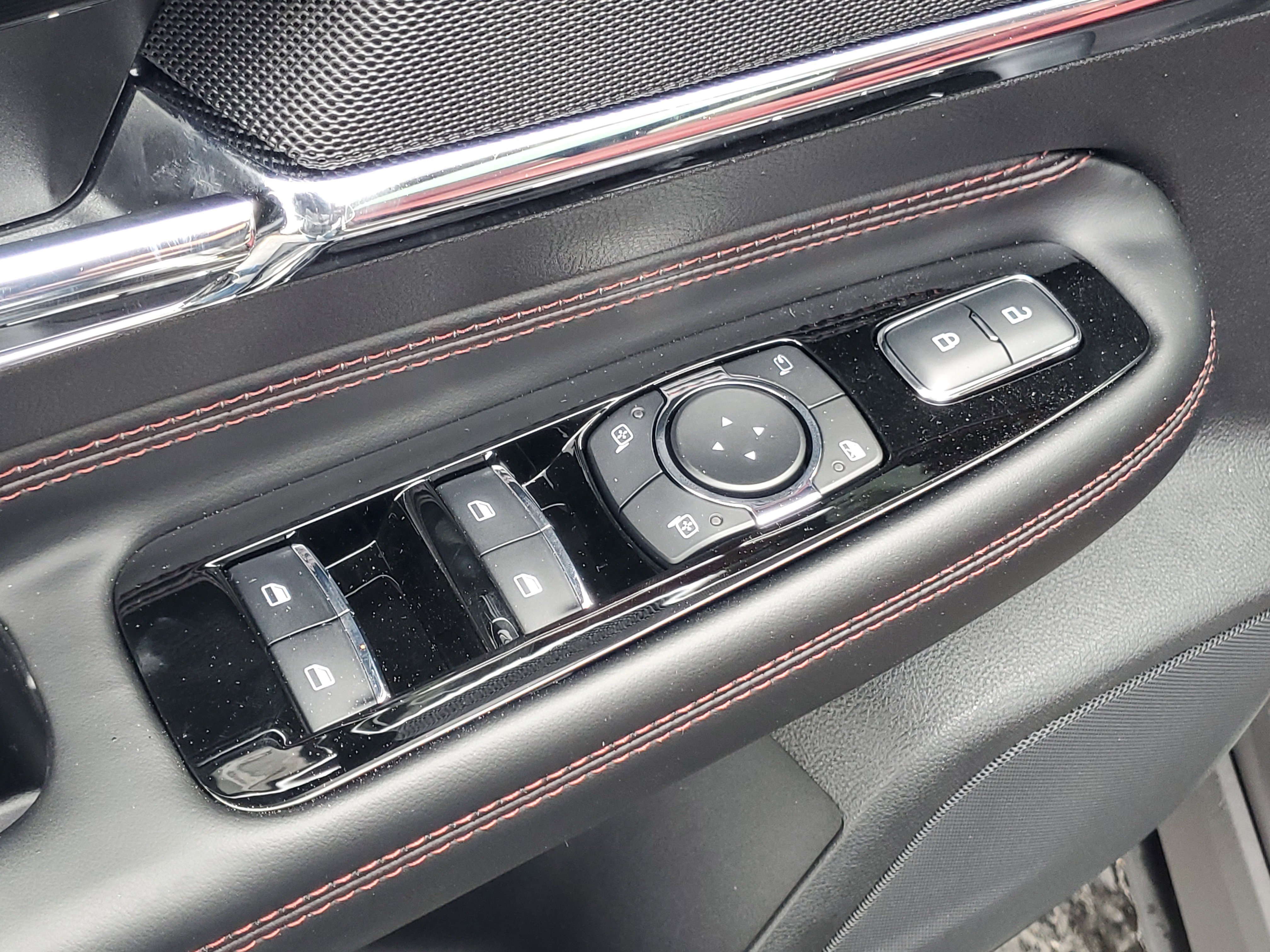 New 2025 Lincoln Corsair Reserve w/ Equipment Group 202A image 10