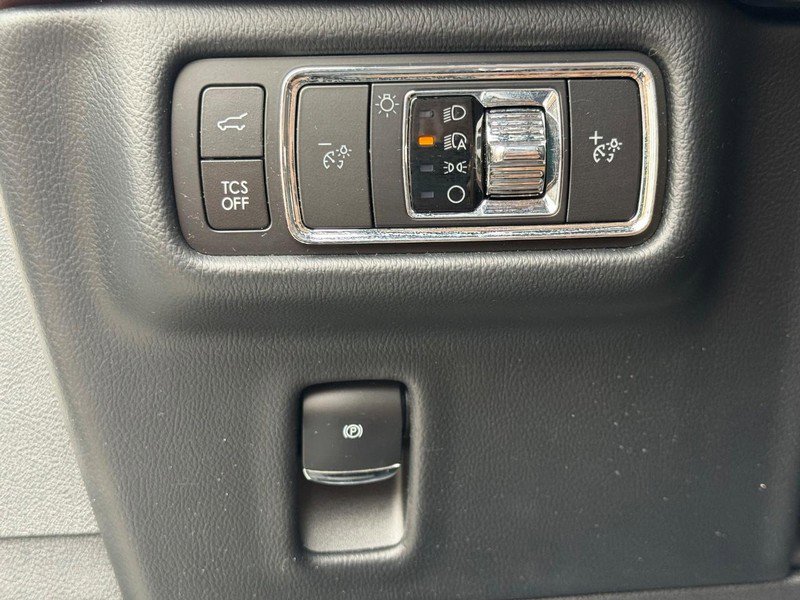 Used 2023 Lincoln Nautilus Reserve image 22