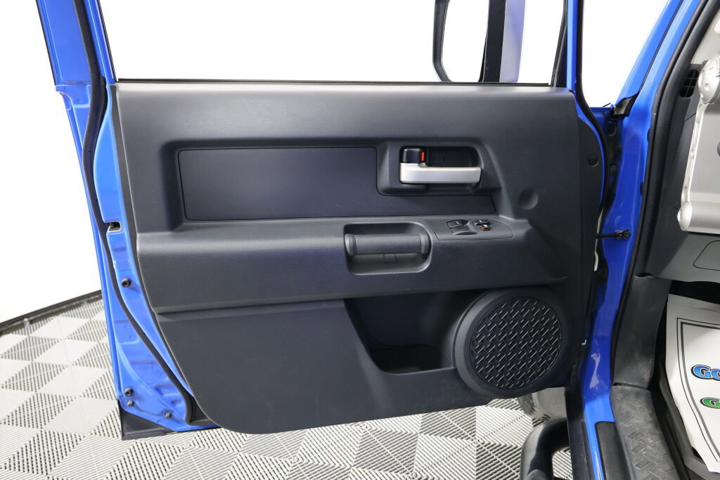 Used 2007 Toyota FJ Cruiser 2WD image 12