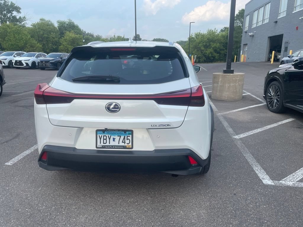 Used 2019 Lexus UX 250h w/ Premium Package AWD/4WD image 27