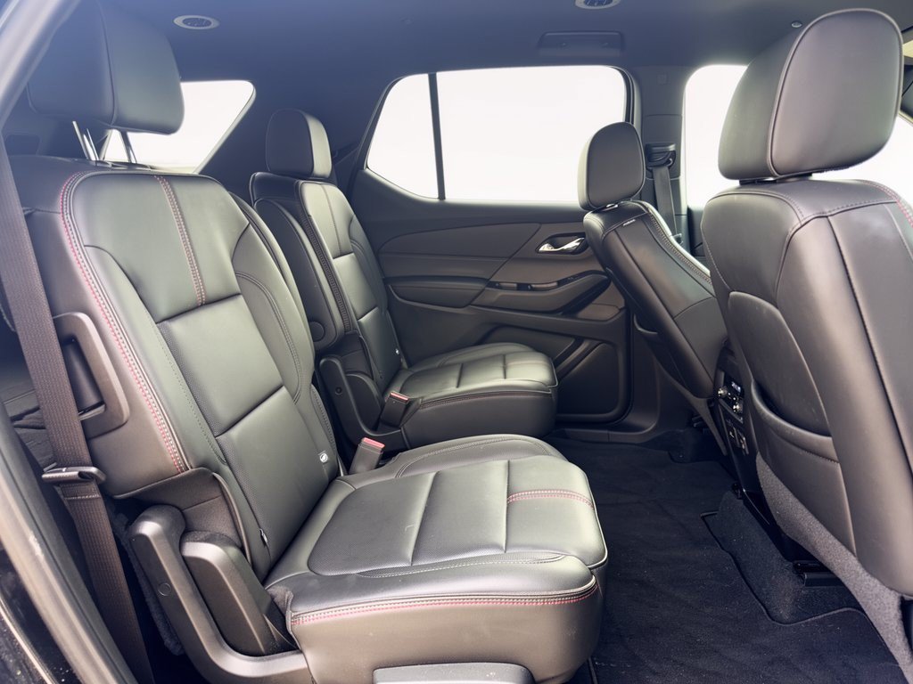 Used 2023 Chevrolet Traverse RS FWD image 29