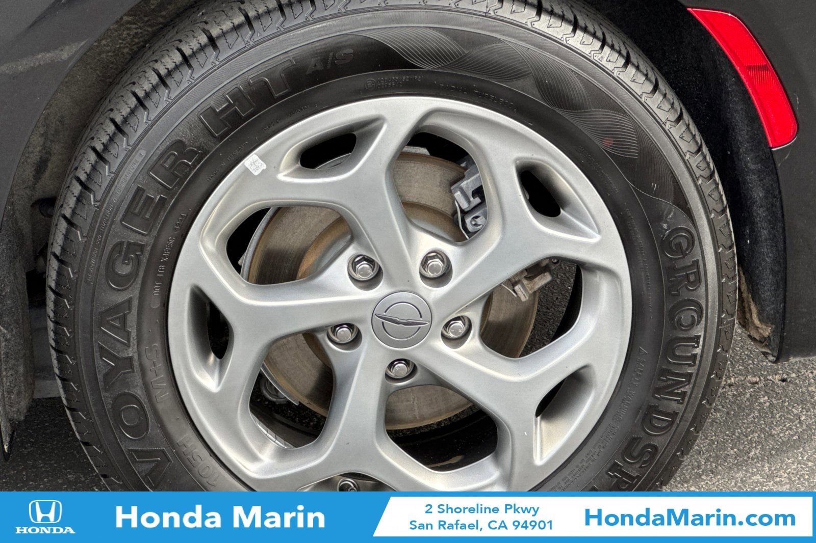 Used 2023 Chrysler Pacifica Limited image 36