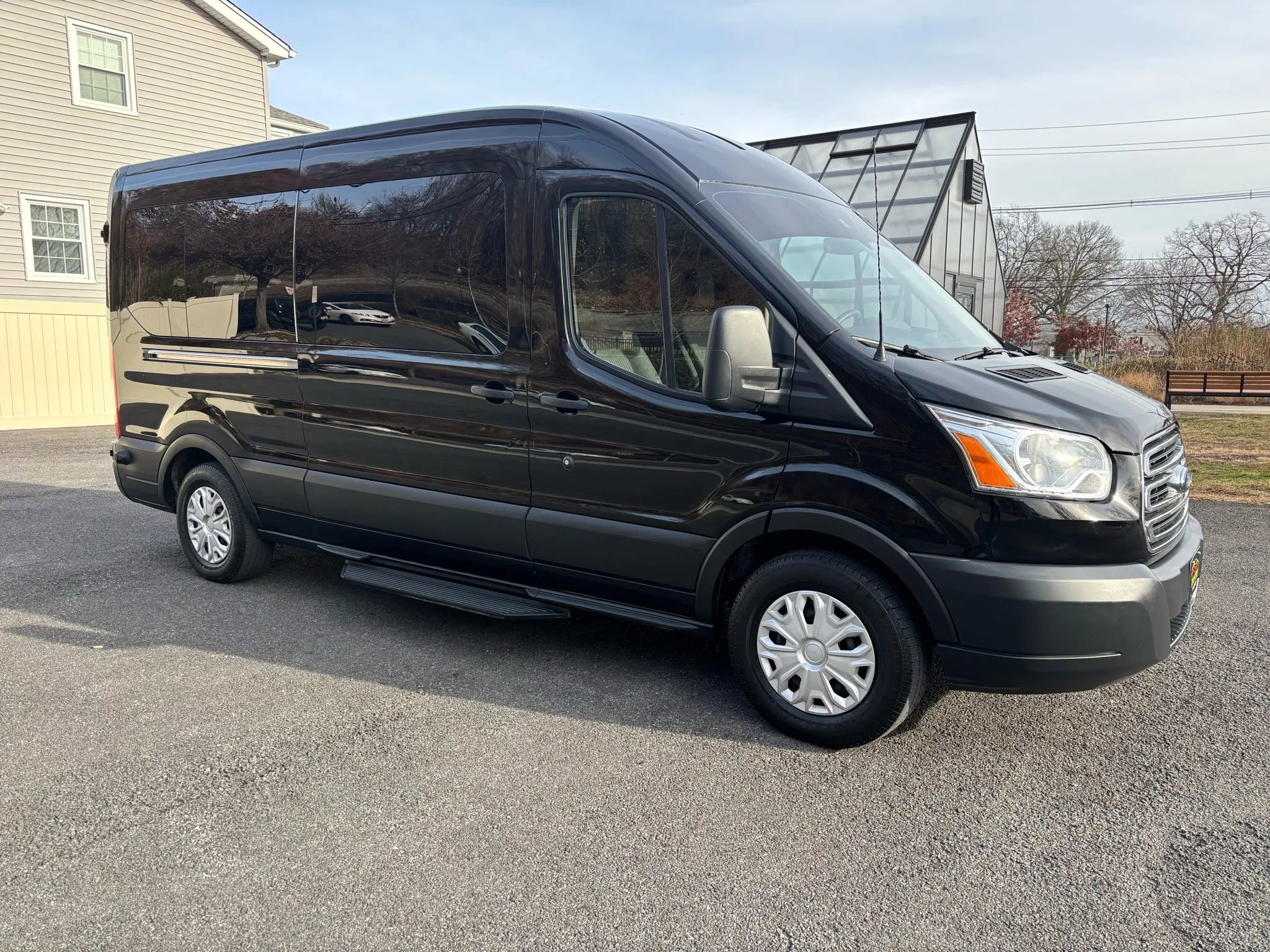Used 2019 Ford Transit 350 XLT image 10