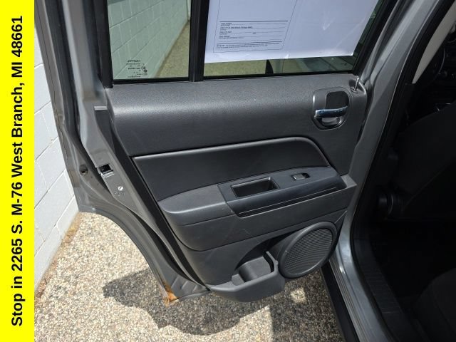 Used 2014 Jeep Patriot Latitude AWD/4WD image 30