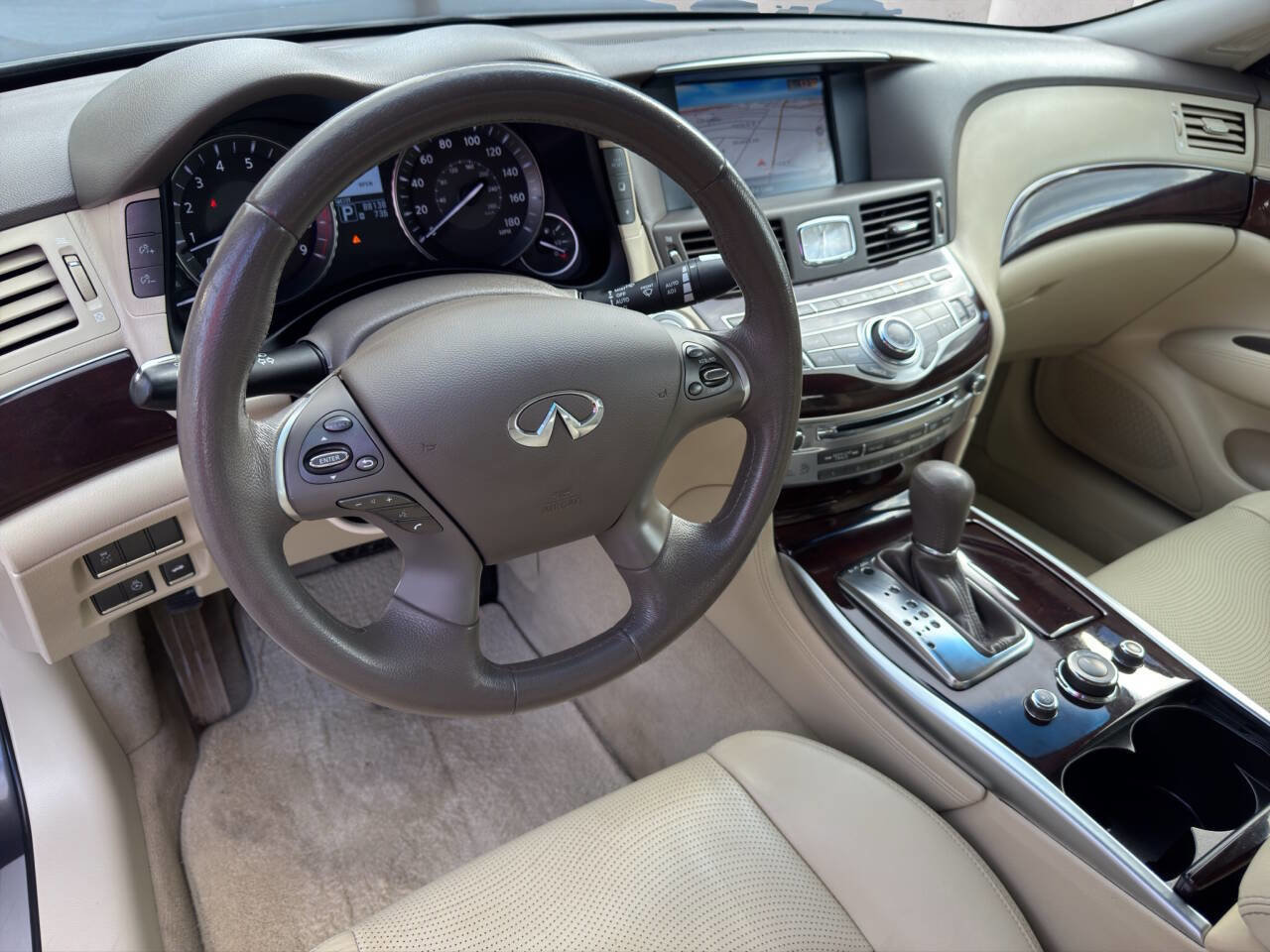 Used 2012 INFINITI M37 x w/ Premium Pkg image 9