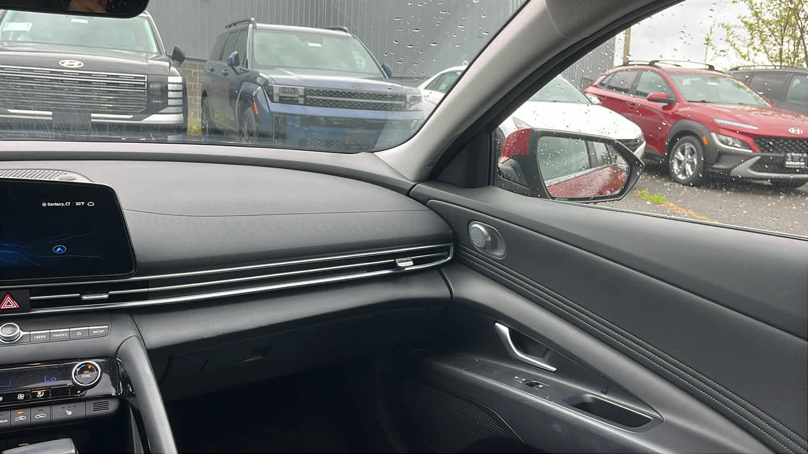 Used 2024 Hyundai Elantra Limited FWD image 23