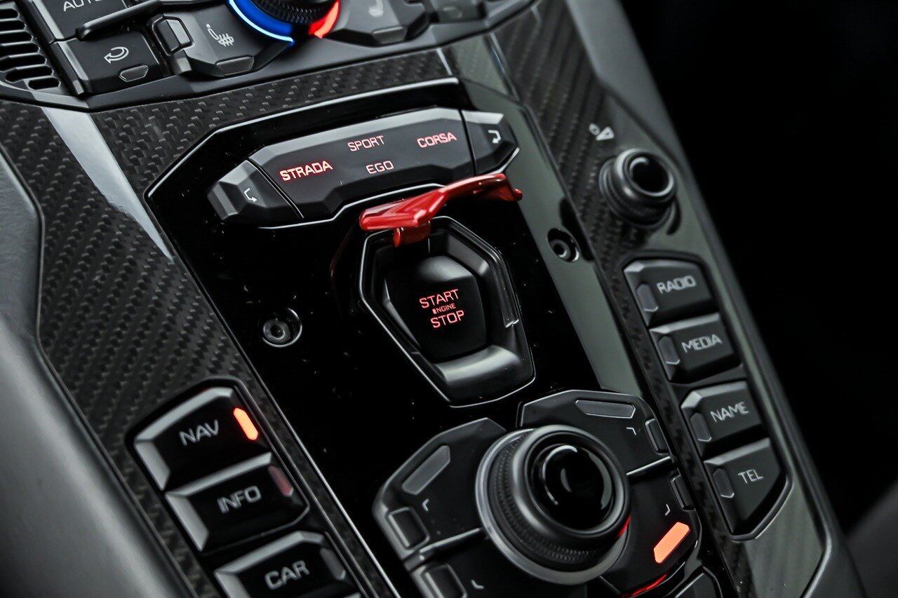 Used 2018 Lamborghini Aventador S AWD/4WD image 31