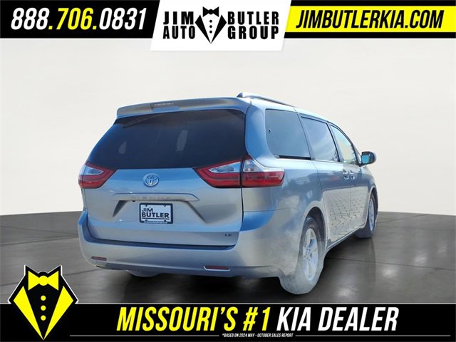 Used 2017 Toyota Sienna LE image 27