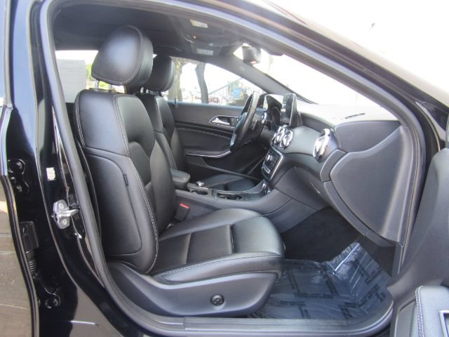 Used 2020 Mercedes-Benz GLA 250 w/ Premium Package image 22
