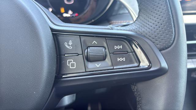 Used 2025 Alfa Romeo Tonale w/ Premium Package AWD/4WD image 14