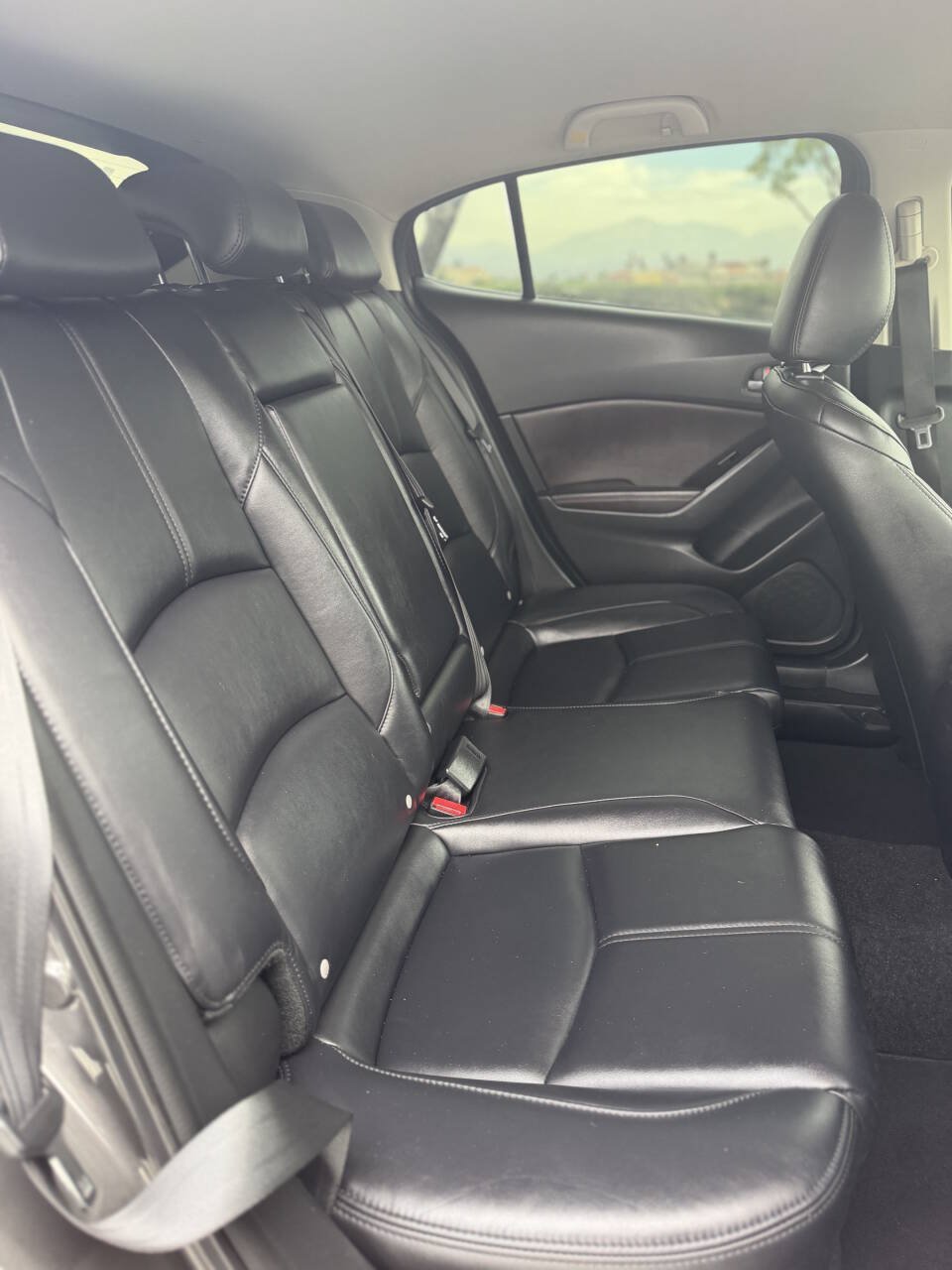 Used 2017 MAZDA MAZDA3 Touring FWD image 12