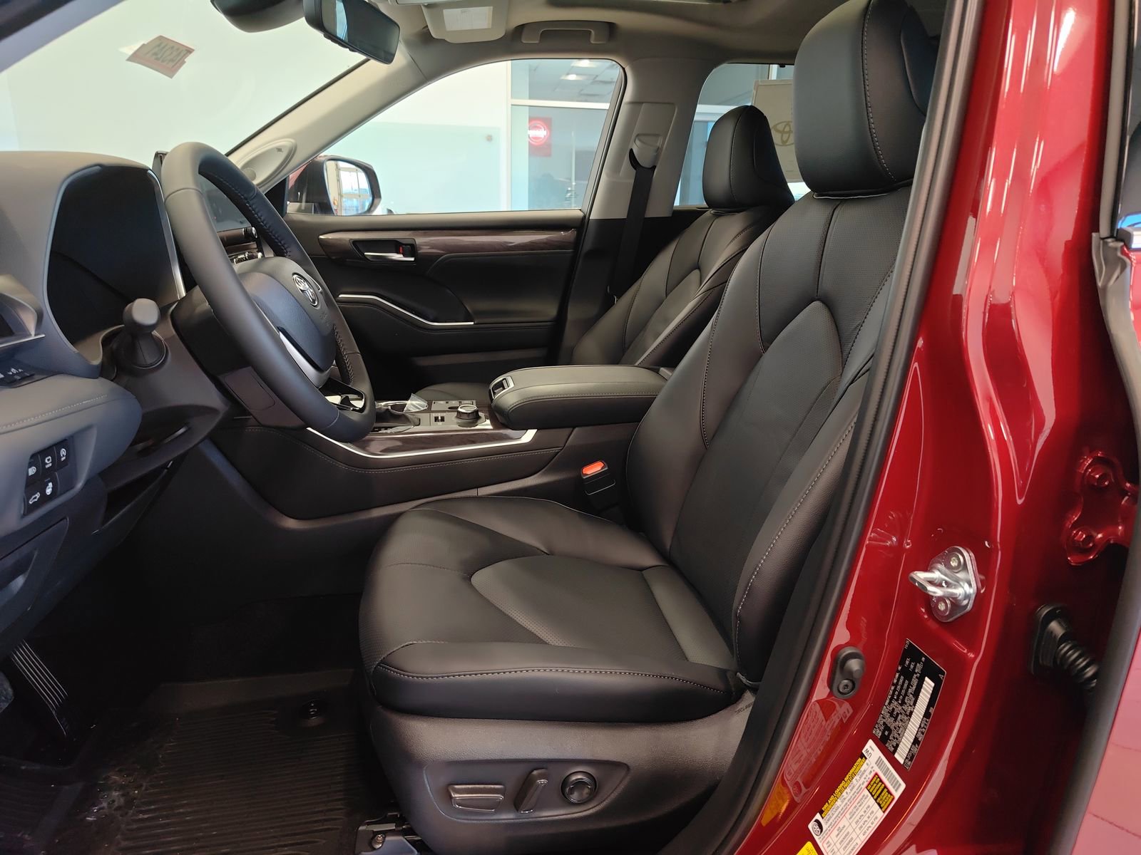 New 2026 Toyota Highlander Limited image 13