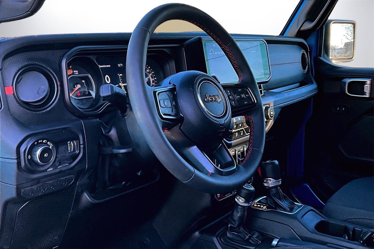 Certified 2024 Jeep Wrangler Unlimited Rubicon w/ Technology Group image 19