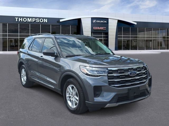 Used 2025 Ford Explorer Active image 1