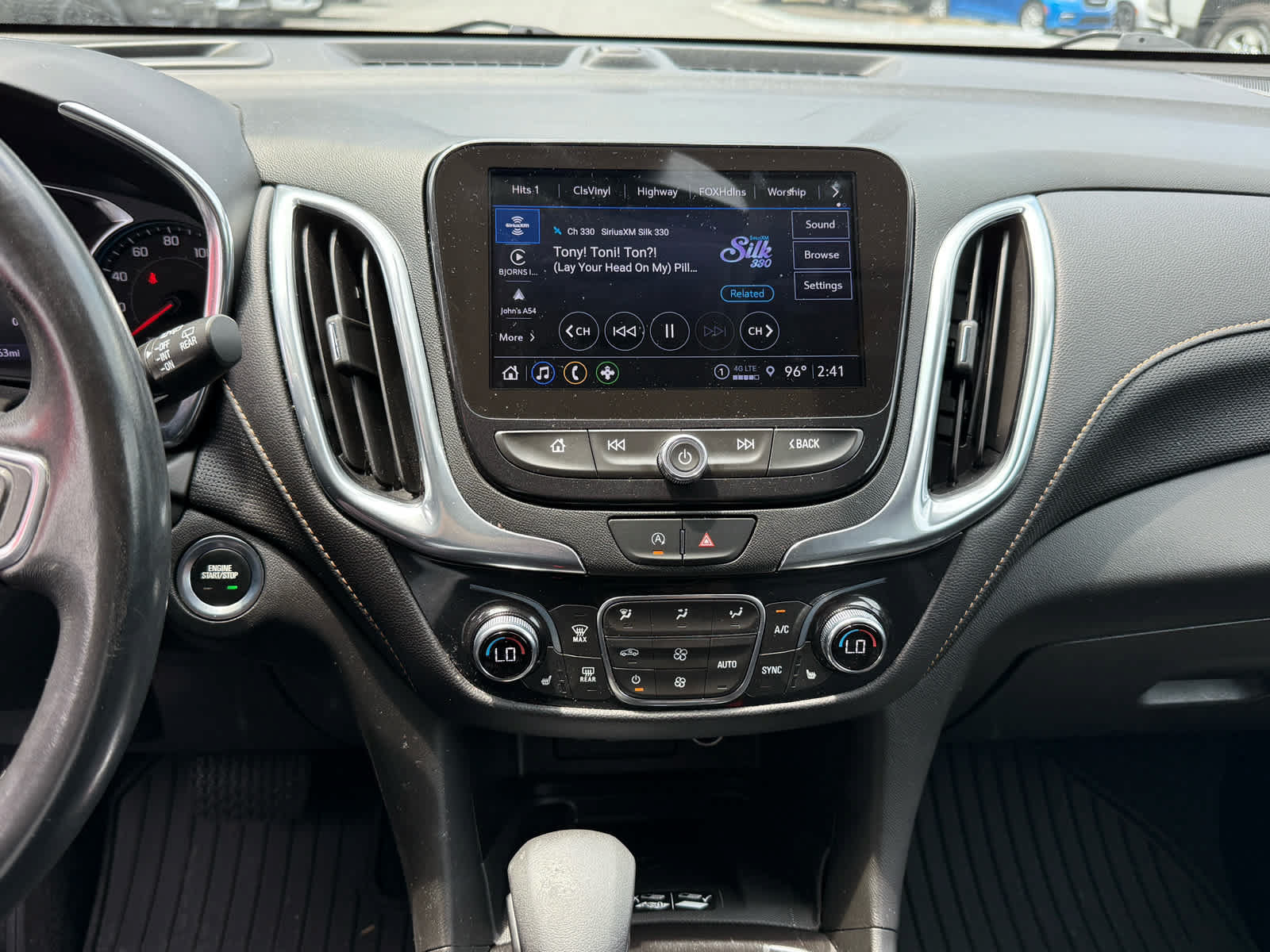 Used 2022 Chevrolet Equinox Premier AWD/4WD image 16