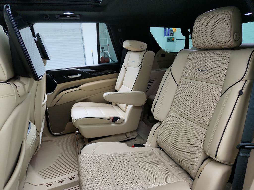 Used 2021 Cadillac Escalade Premium Luxury w/ Driver Assist Tech Package AWD/4WD image 25