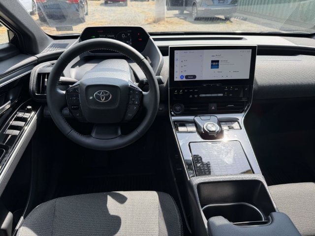 Used 2023 Toyota bZ4X AWD image 18
