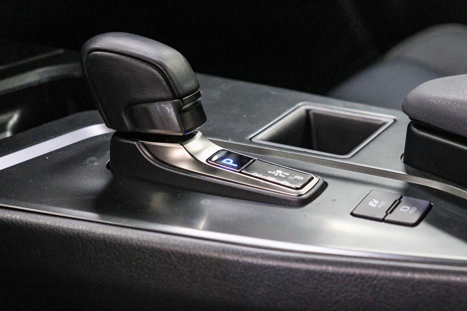 Certified 2025 Lexus UX 300h FWD image 20
