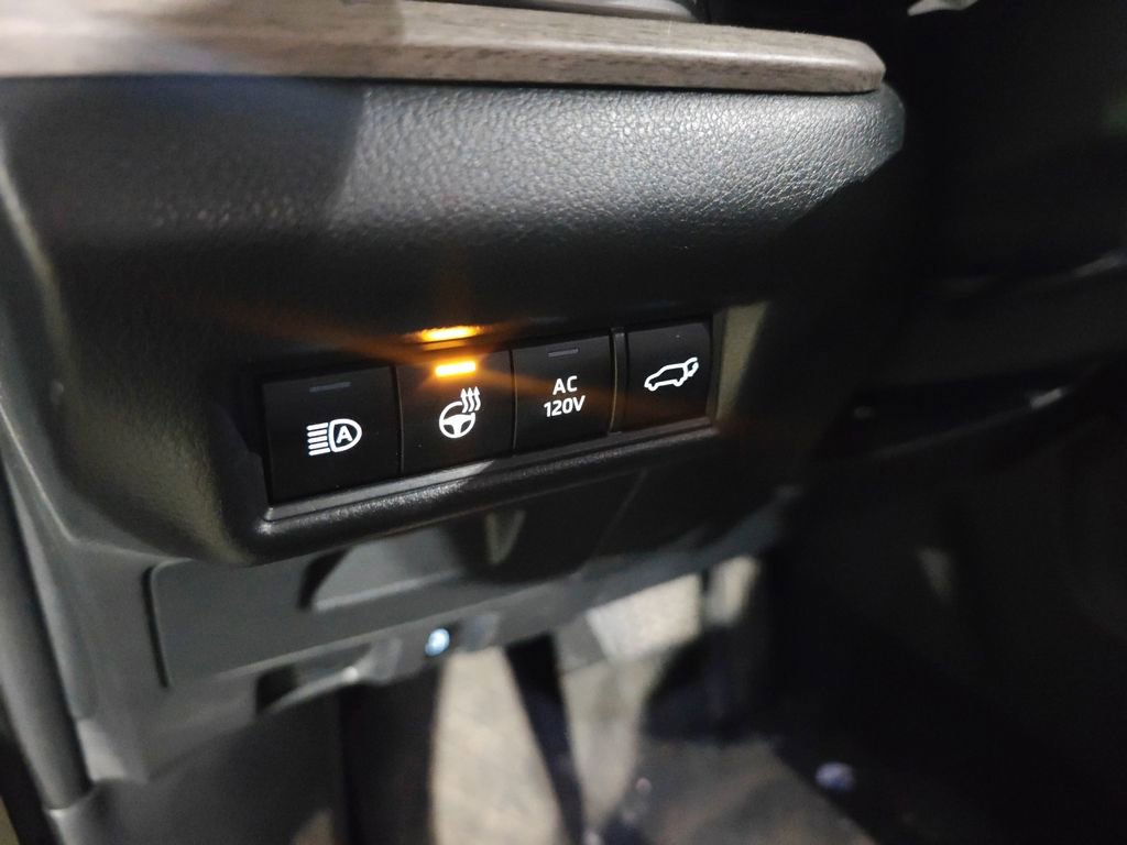 Used 2024 Toyota Grand Highlander Limited image 9