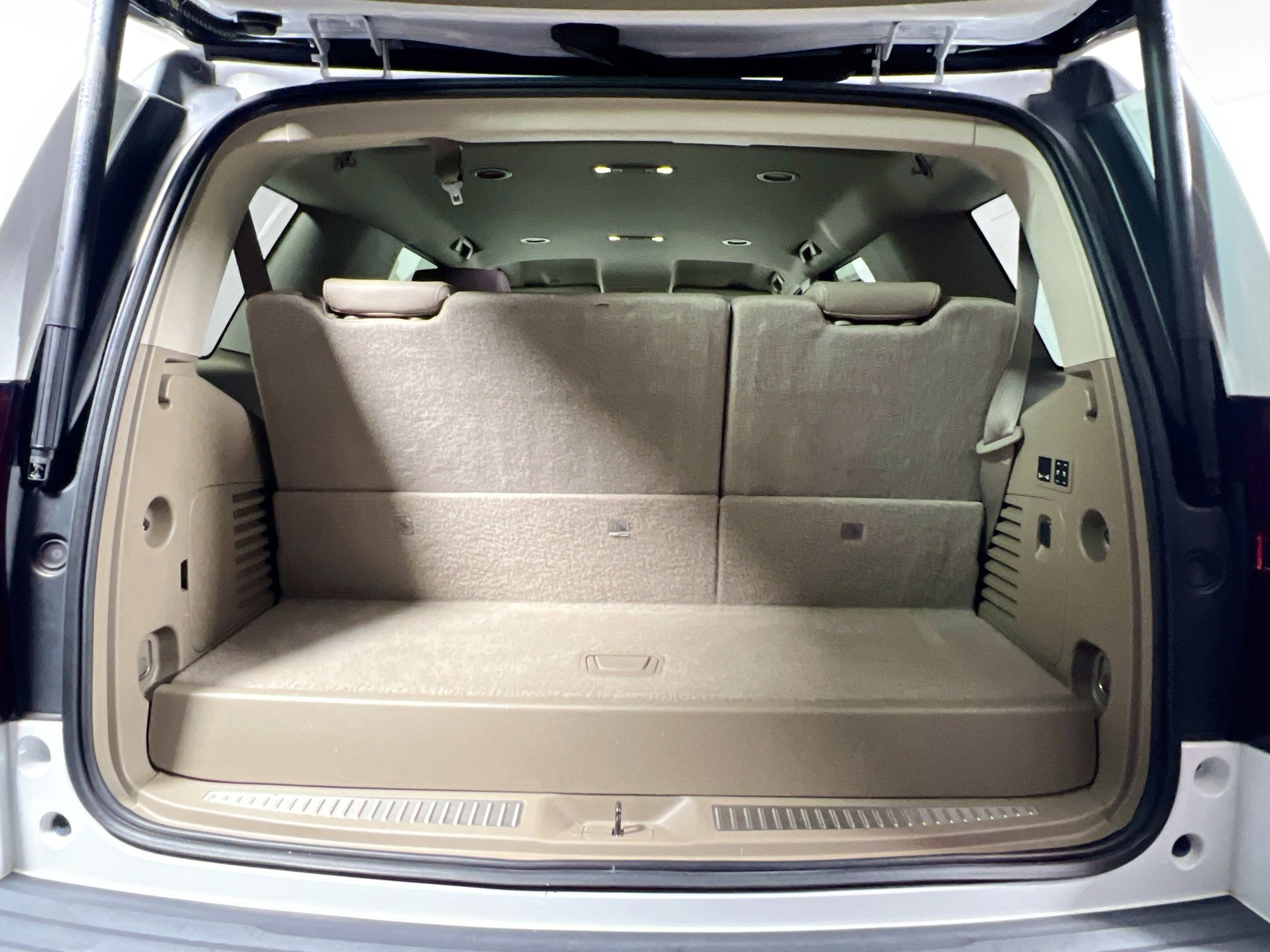 Used 2016 Chevrolet Tahoe LT w/ Luxury Package RWD image 34