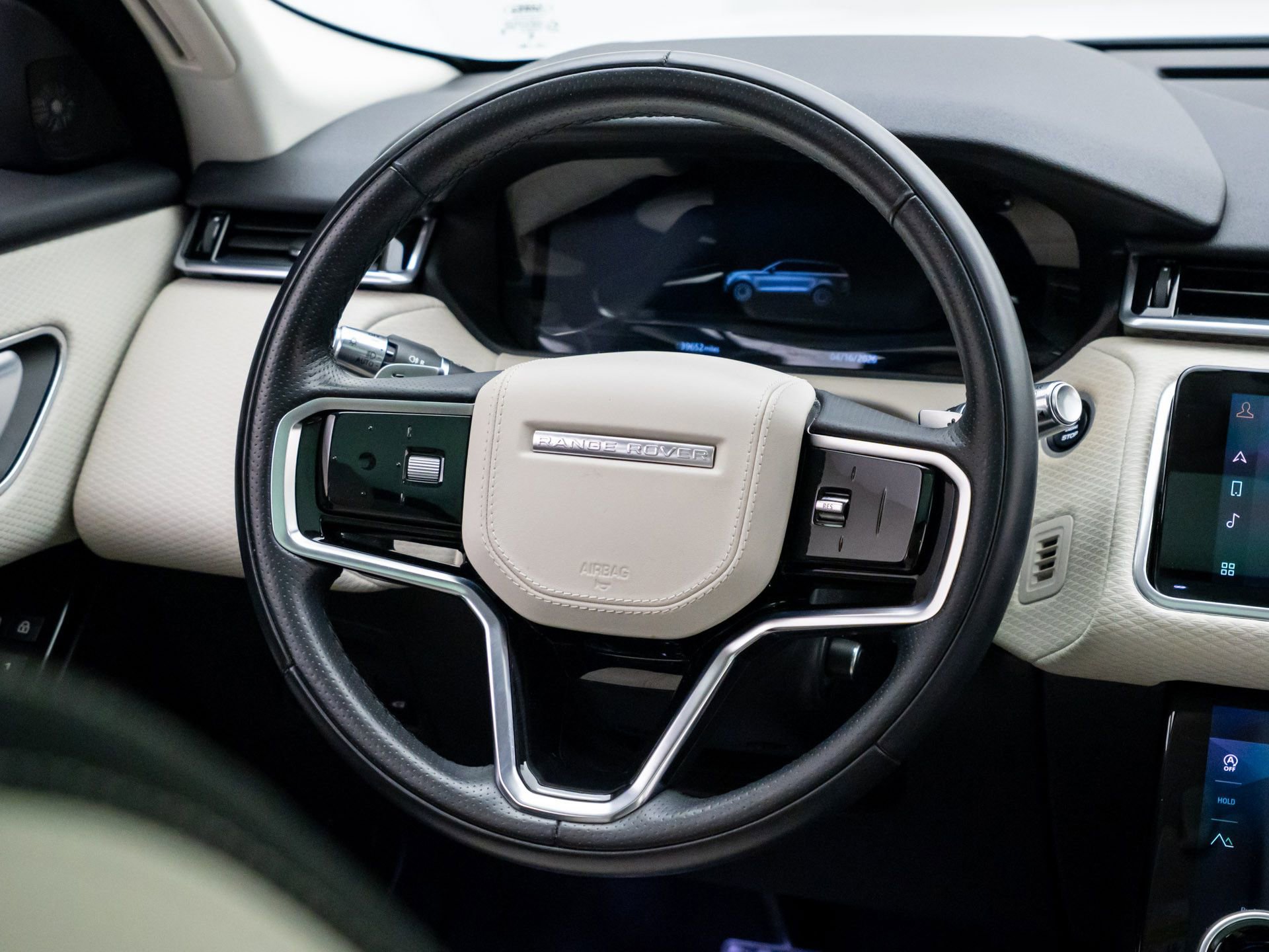 Used 2021 Land Rover Range Rover Velar S image 11