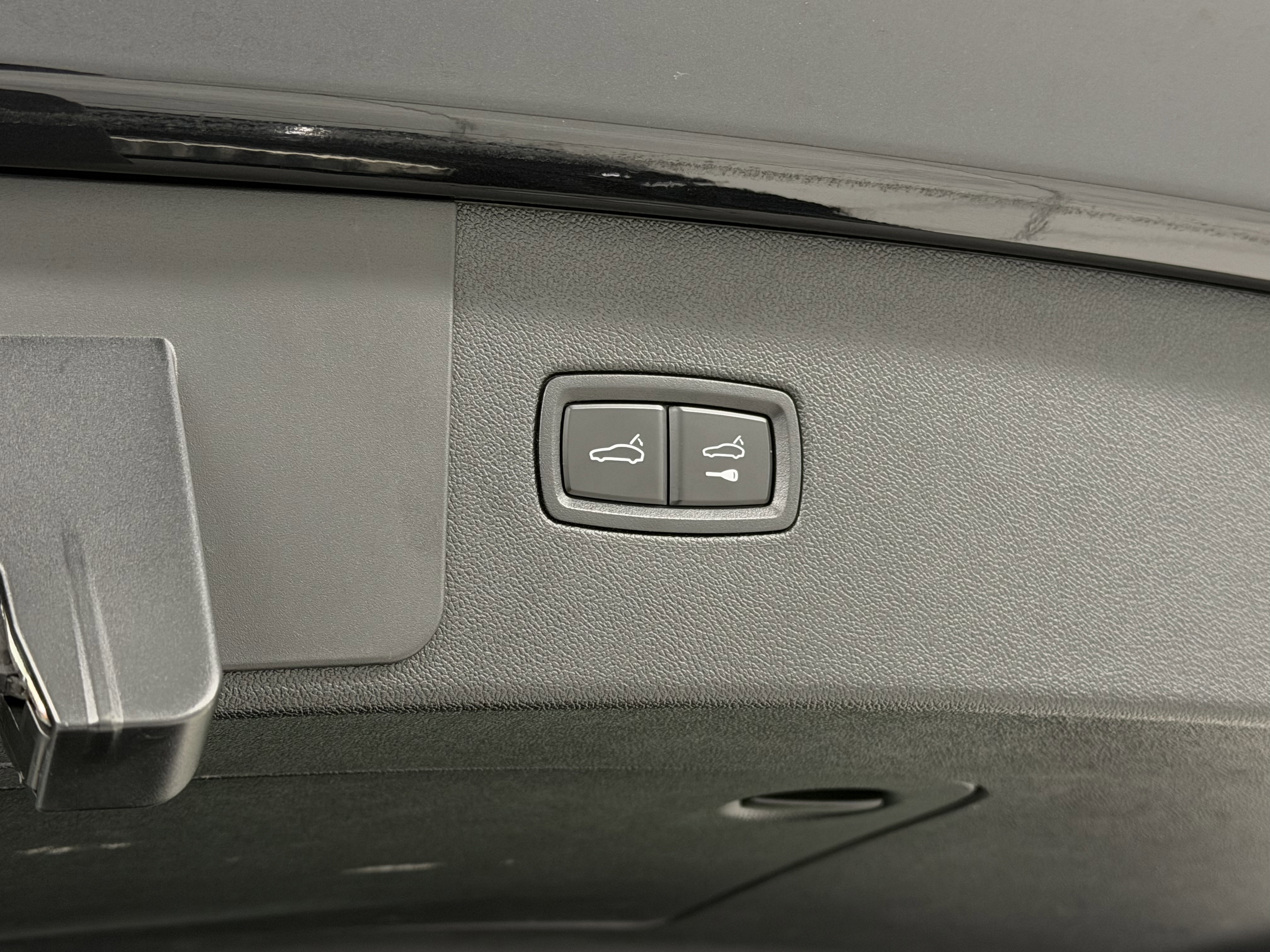 Certified 2022 Porsche Cayenne Platinum Edition image 65
