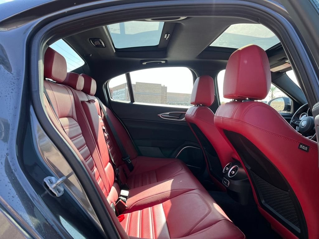 Used 2023 Alfa Romeo Giulia Veloce RWD image 15