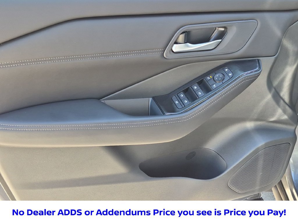 New 2026 Nissan Rogue Dark Armor AWD/4WD image 19