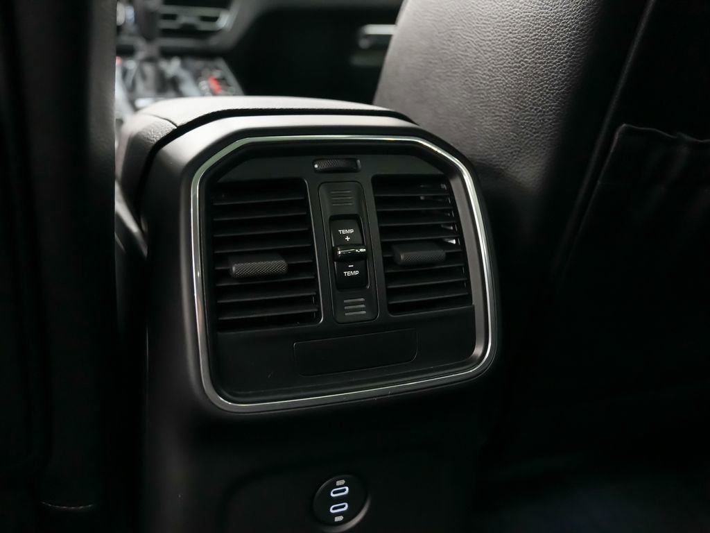 Certified 2021 Porsche Macan S AWD/4WD image 20
