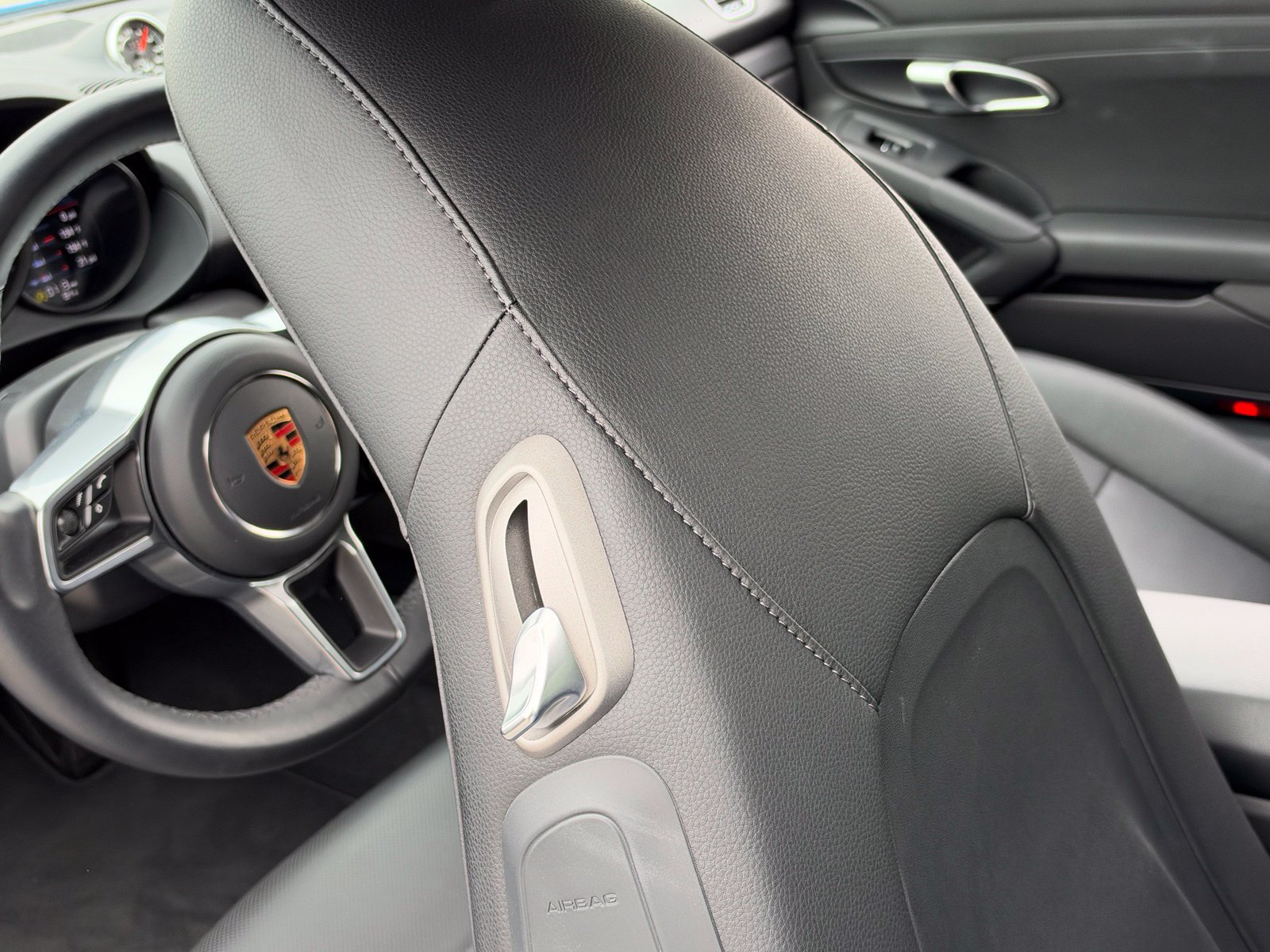 Certified 2025 Porsche 718 Cayman RWD image 31