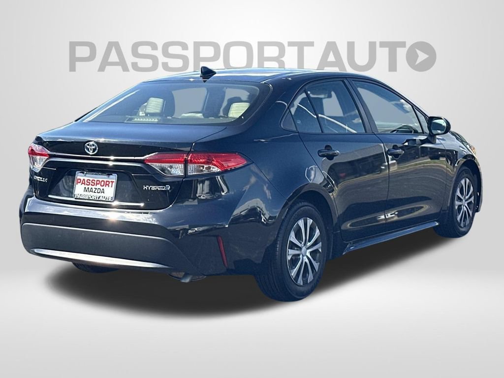 Used 2022 Toyota Corolla LE w/ Premium Interior Package FWD image 5