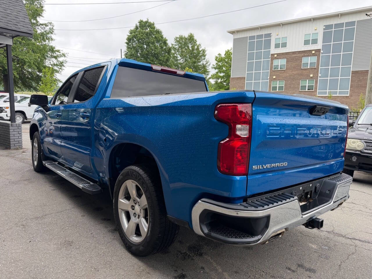 Used 2023 Chevrolet Silverado 1500 LT w/ Z71 Off-Road Package AWD/4WD image 5