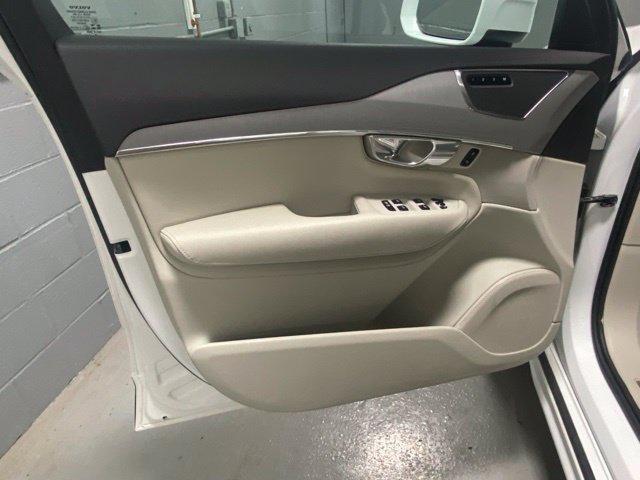 Used 2021 Volvo XC90 T5 Momentum w/ Protection Package AWD/4WD image 7