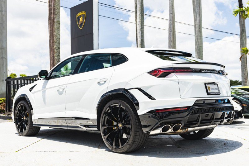Used 2024 Lamborghini Urus S AWD/4WD image 4