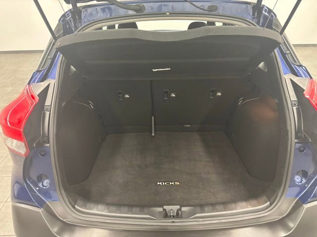 Used 2019 Nissan Kicks SV image 8