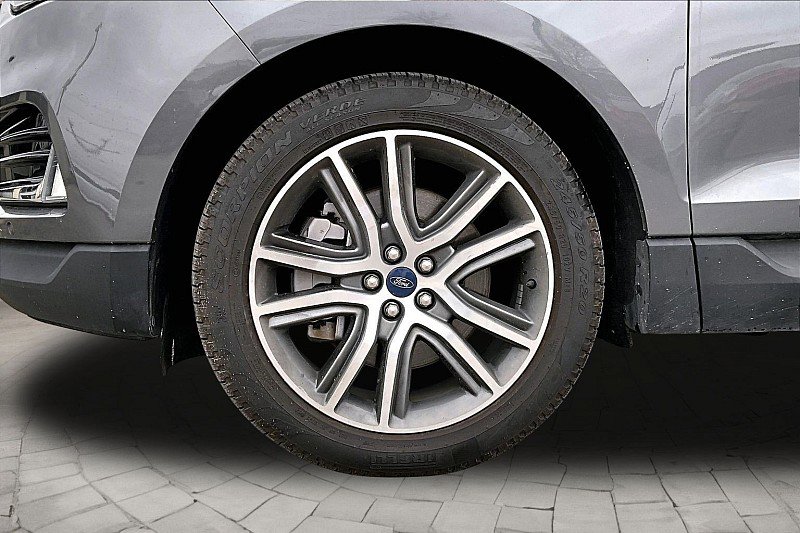 Used 2022 Ford Edge Titanium w/ Equipment Group 301A image 8