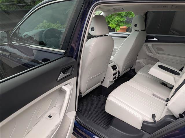Certified 2023 Volkswagen Tiguan SE w/ Panoramic Sunroof Package FWD image 23