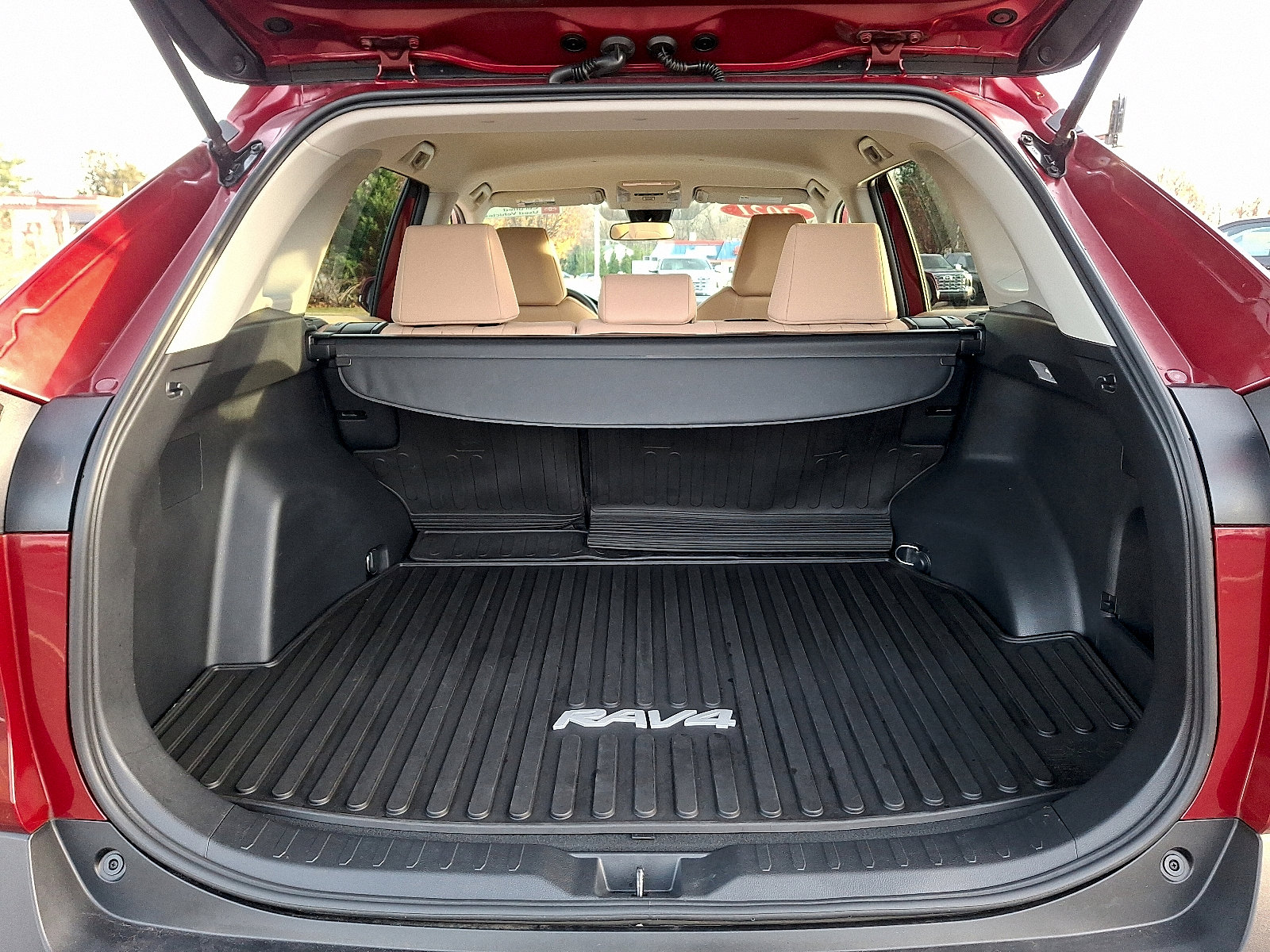 Certified 2021 Toyota RAV4 XLE image 28