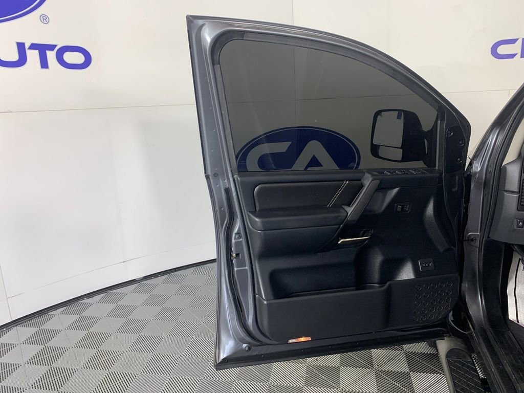 Used 2013 Nissan Titan PRO-4X w/ Pro-4x Luxury Pkg image 14