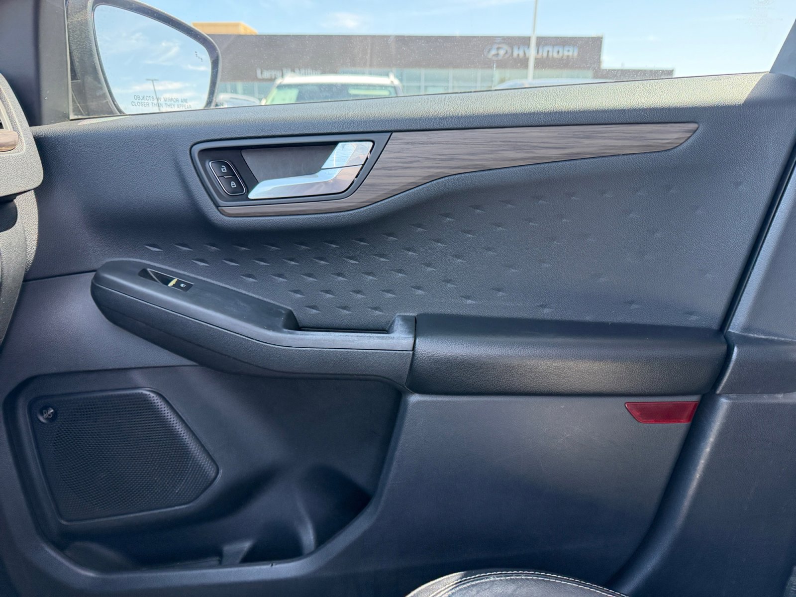 Used 2020 Ford Escape Titanium AWD/4WD image 16