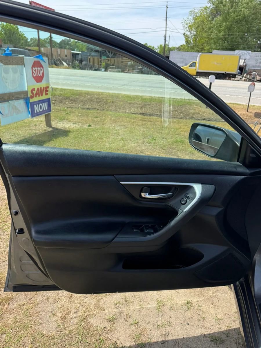 Used 2017 Nissan Altima 2.5 SV image 19