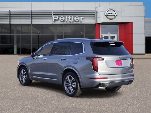 Used 2025 Cadillac XT6 Premium Luxury image 4