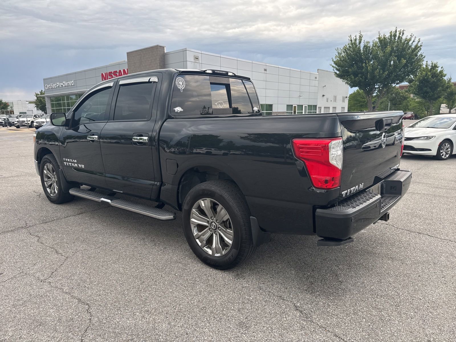 Used 2018 Nissan Titan SV w/ SV Convenience Package AWD/4WD image 7
