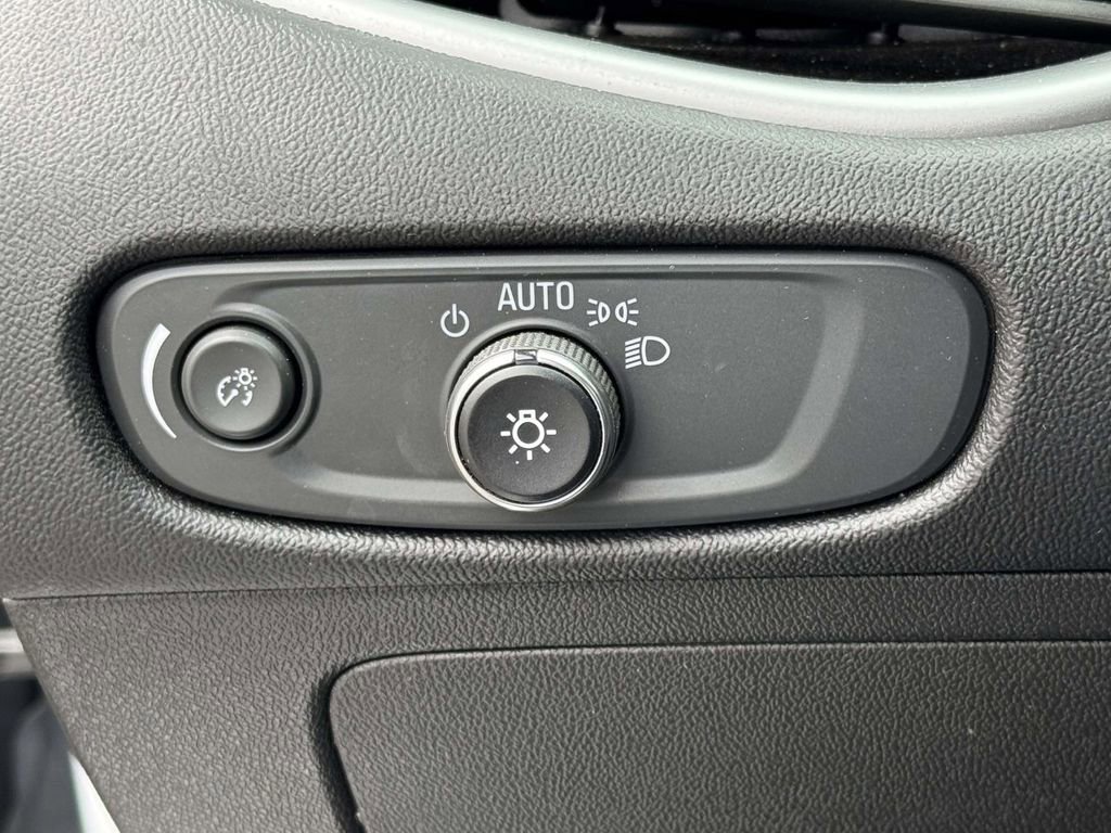 Used 2024 Chevrolet Malibu LT FWD image 17