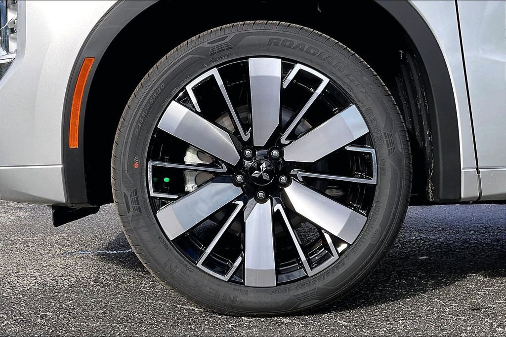 New 2026 Mitsubishi Outlander SEL image 12