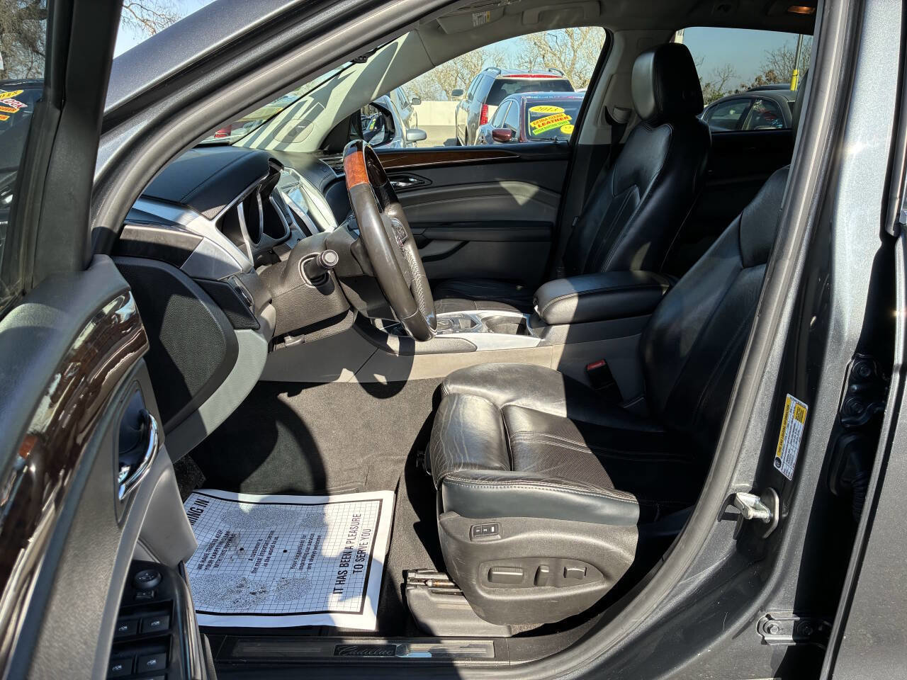 Used 2011 Cadillac SRX Luxury image 3