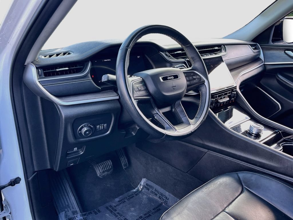 Used 2022 Jeep Grand Cherokee L Limited RWD image 9