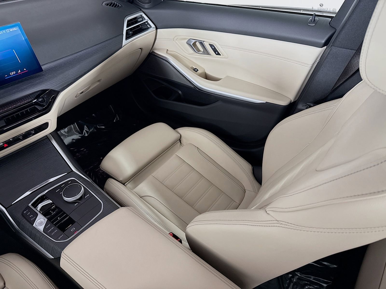 Used 2025 BMW M340i w/ Premium Package image 25